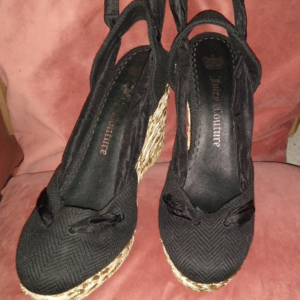 Juicy Couture vacation sandals